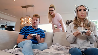 Dude sneakily cuckolding his horny gamer girlfriend